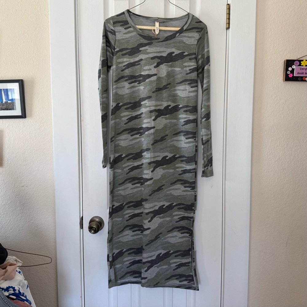 Elan Camo Midi Dress XS | Long Sleeve Bodycon Army Green Stretch Casual NWT